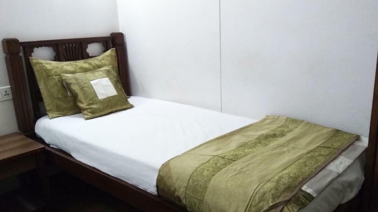 Carlton Hotel Mumbai - Behind Taj Mahal Palace Colaba Mumbai Ngoại thất bức ảnh